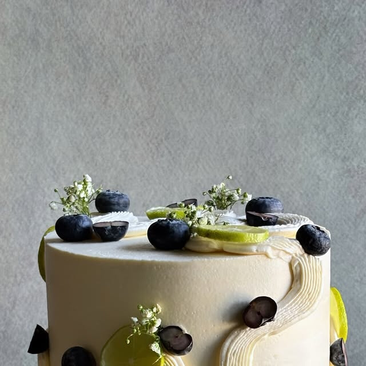 Lemon blueberry floral cake